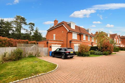 Kingswood, Ascot SL5 4 bed semi