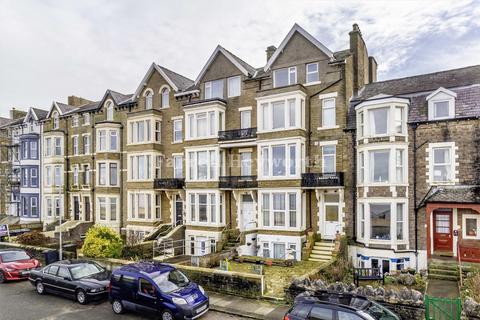Sandylands Promenade, Morecambe LA3 2 bed flat for sale