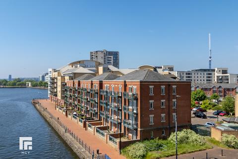 Adventurers Quay, Cardiff Bay, Cardiff 1 bed apartment for sale