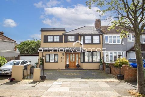 Merlin Road, Welling DA16 5 bed semi