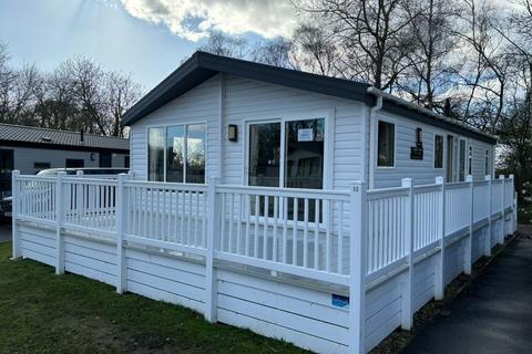 2 bedroom lodge for sale