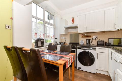 Brighton Road, Purley, Surrey 2 bed flat for sale