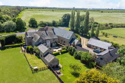 8 bedroom farm house for sale