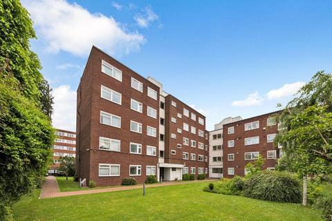 The Fountains, Ballards Lane... 2 bed flat for sale