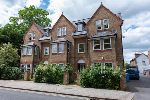 St. Leonards Road, Windsor 2 bed house for sale