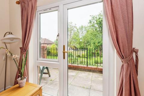Belmont Road, Leatherhead KT22 1 bed flat for sale