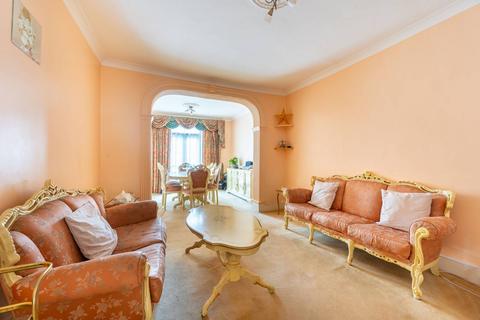 Harrowdene Road, North Wembley... 4 bed semi