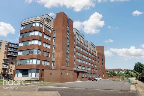 Papermill House, Romford, RM1 2FA 1 bed flat for sale