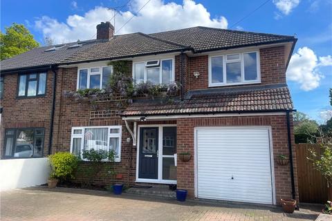 Hinton Close, Crowthorne, Berkshire 4 bed semi