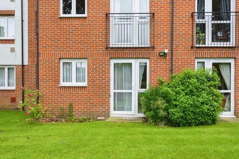 Cranley Gardens, Wallington SM6 2 bed flat for sale