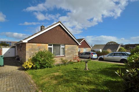 Jameson Gardens, Totland 2 bed detached bungalow for sale
