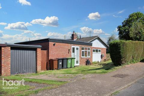 4 bedroom detached bungalow for sale