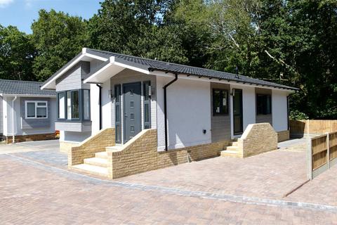 Havenwood, Arundel 2 bed mobile home for sale
