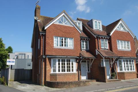 Rockdale Road, Sevenoaks, TN13 3 bed semi