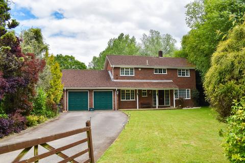 6 bedroom detached house for sale