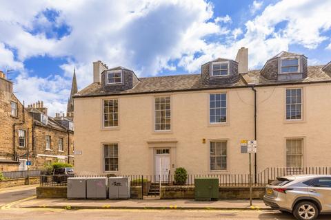 31/3 Gilmore Place, Bruntsfield... 2 bed apartment for sale