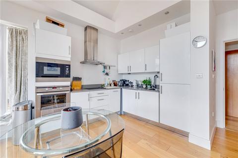 White Hart Lane, London, SW13 2 bed apartment for sale