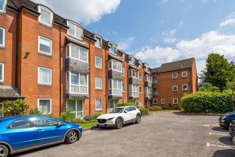 Ashcroft Gardens, Cirencester... 1 bed apartment for sale
