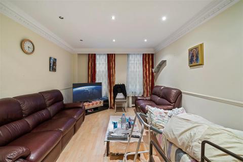 CUMBERLAND COURT, GREAT CUMBERLAND... 2 bed flat for sale