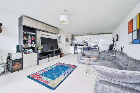 Dancers Way, Greenwich, London, SE8 3 bed flat for sale