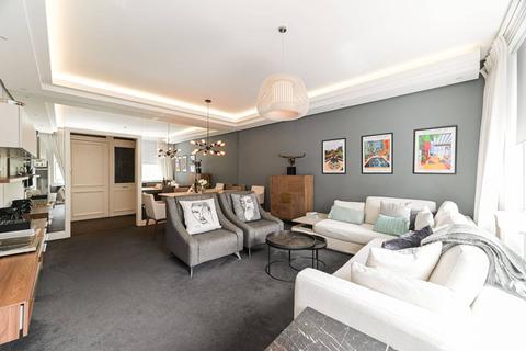 Old Brompton Road, South Kensington... 2 bed flat for sale