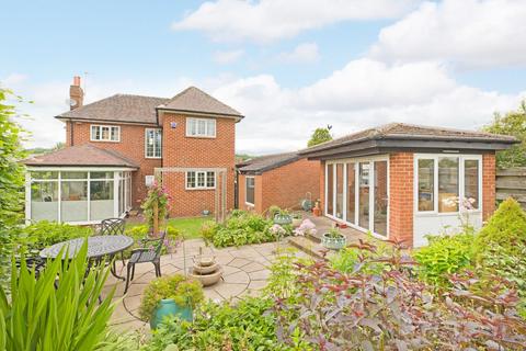 Leeds Road, Ilkley LS29 3 bed detached house for sale