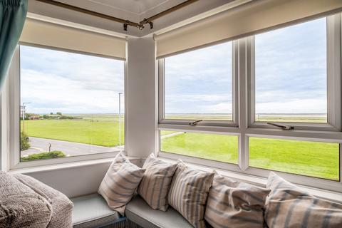 East Beach, Lytham St. Annes, FY8 3 bed apartment for sale