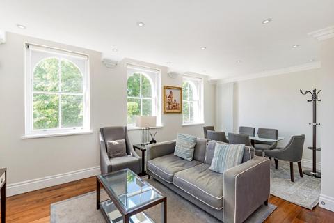 Kensington Gardens Square, Bayswater... 2 bed flat for sale