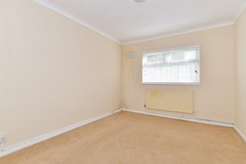 Durham Close, Maidstone, Kent 2 bed ground floor flat for sale