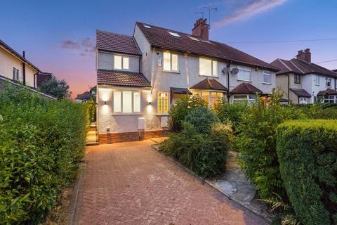 5 bedroom semi-detached house for sale