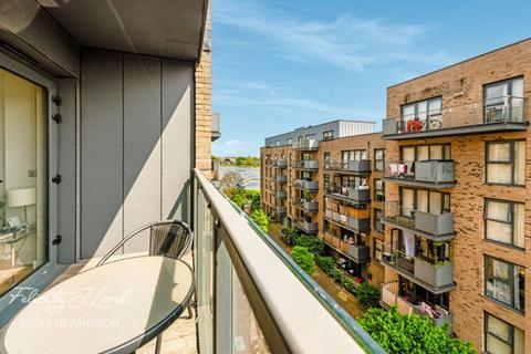Hythe House, Green Lanes Walk, N4 2 bed flat for sale