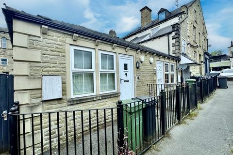 Westgate, Cleckheaton, BD19 Studio for sale
