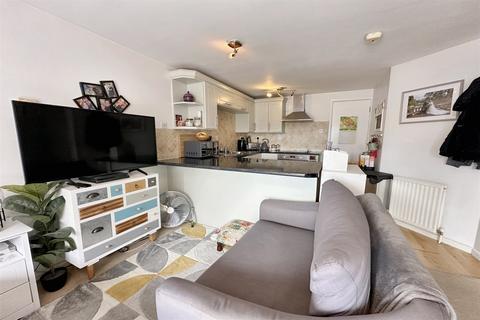 Bridport 1 bed flat for sale