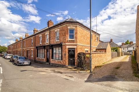 Queen Street, Cirencester... 4 bed end of terrace house for sale