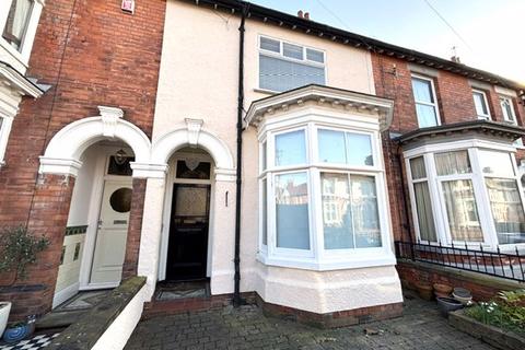 BRADFORD AVENUE, CLEETHORPES 4 bed terraced house for sale