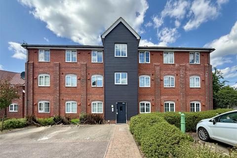 Windsor Court, Needham Market IP6 2 bed flat for sale