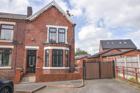 4 bedroom end of terrace house for sale