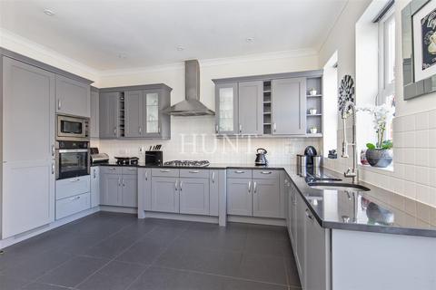 Brandesbury Square, Woodford Green... 4 bed townhouse for sale