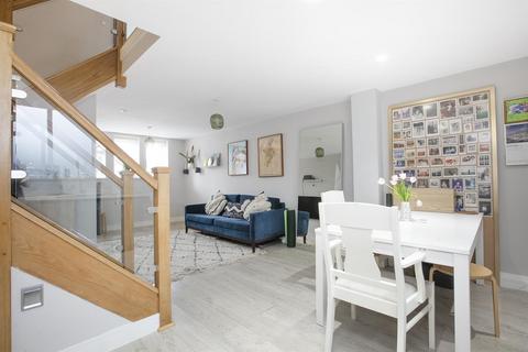 Consort Road, Nunhead, SE15 2 bed terraced house for sale