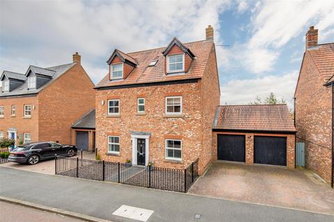 6 bedroom detached house for sale