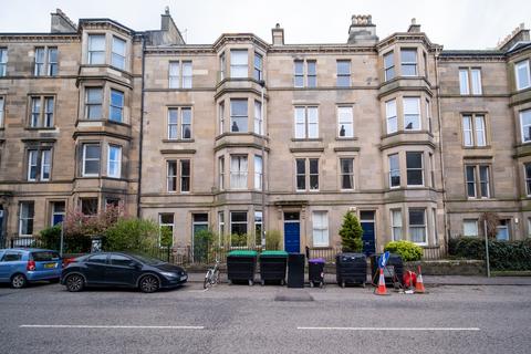 3 bedroom flat for sale