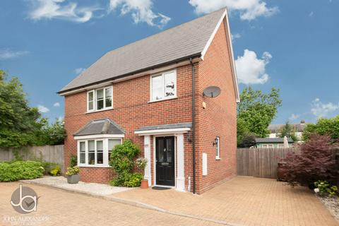 Oak Tree Gardens, Colchester 4 bed detached house for sale