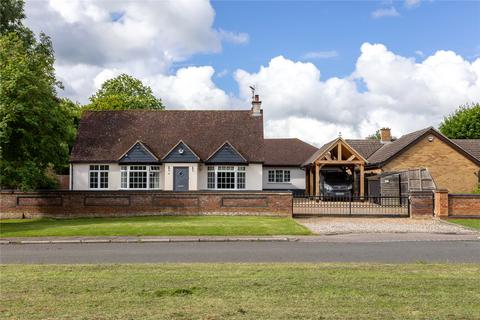 Bedford Road, Wilstead, Bedfordshire... 5 bed bungalow for sale