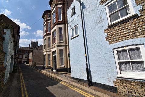 Surrey Street, Cromer 2 bed apartment for sale