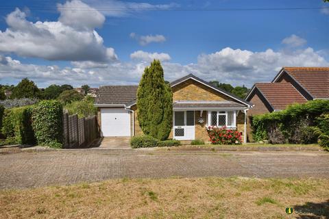 Waterloo Crescent, Binstead, PO33 3QP 2 bed bungalow for sale