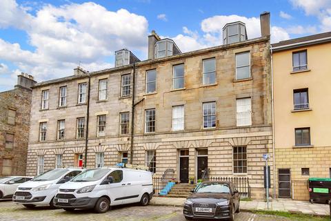 27A Pitt Street, Bonnington, EH6 4BY 2 bed flat for sale