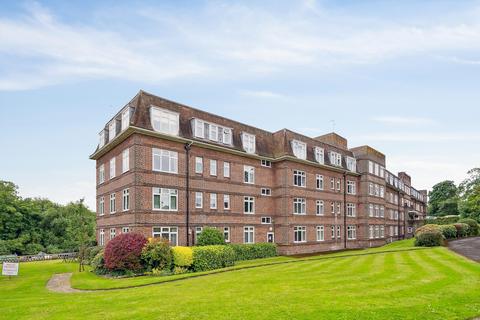 Thames Eyot, Cross Deep, Twickenham, TW1 3 bed flat for sale