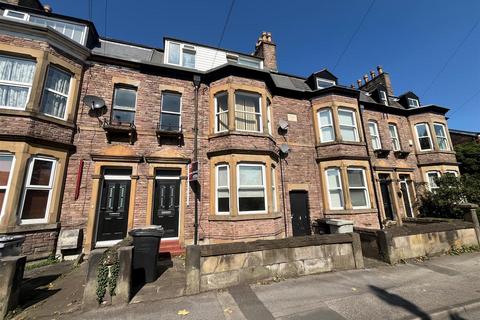 Park Lane, Macclesfield 2 bed ground floor flat for sale