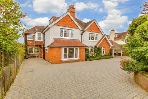 6 bedroom detached house for sale