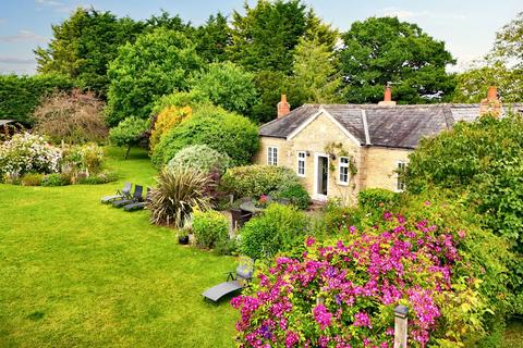 4 bedroom detached bungalow for sale